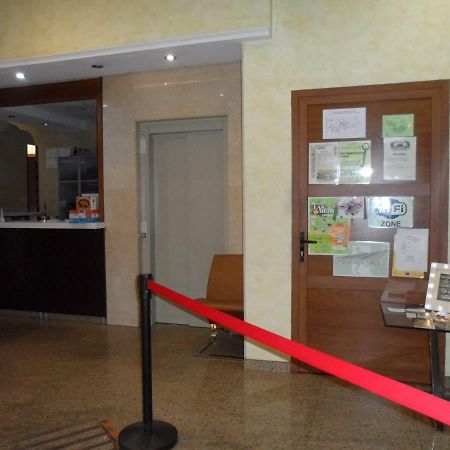 אסטורגה Hostal Coruna מראה חיצוני תמונה