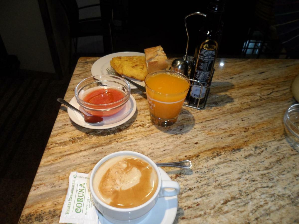 אסטורגה Hostal Coruna מראה חיצוני תמונה