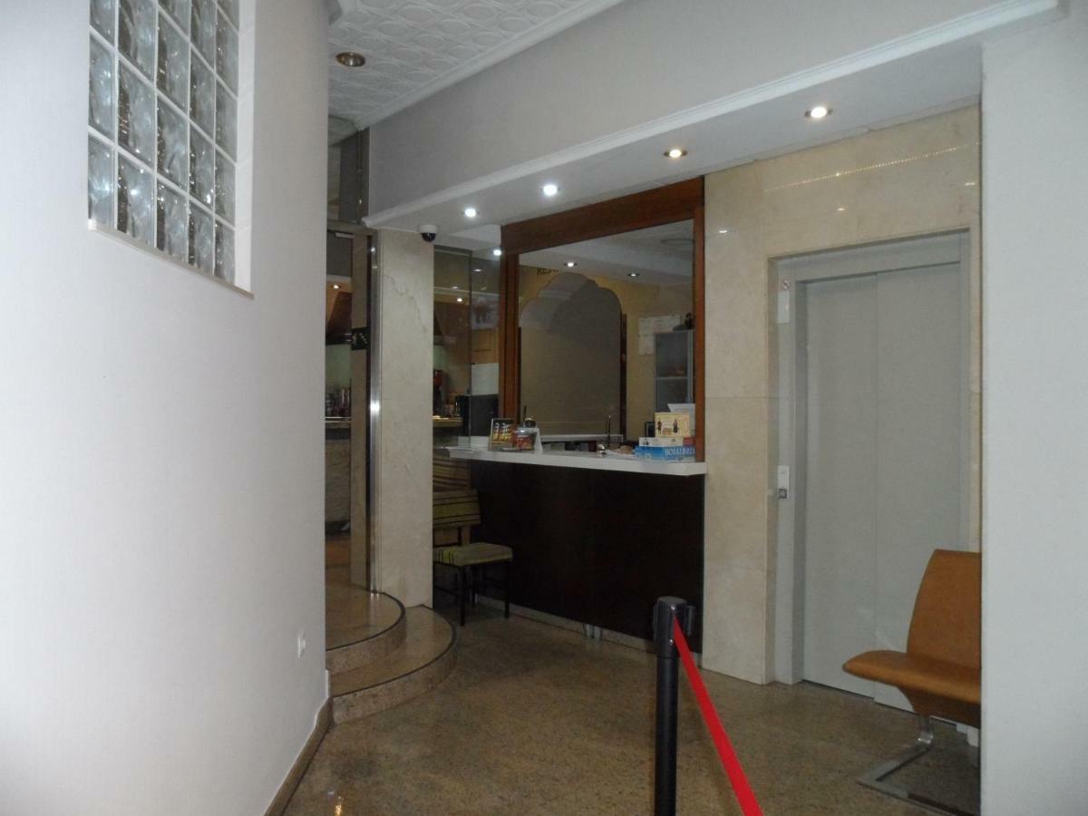 אסטורגה Hostal Coruna מראה חיצוני תמונה
